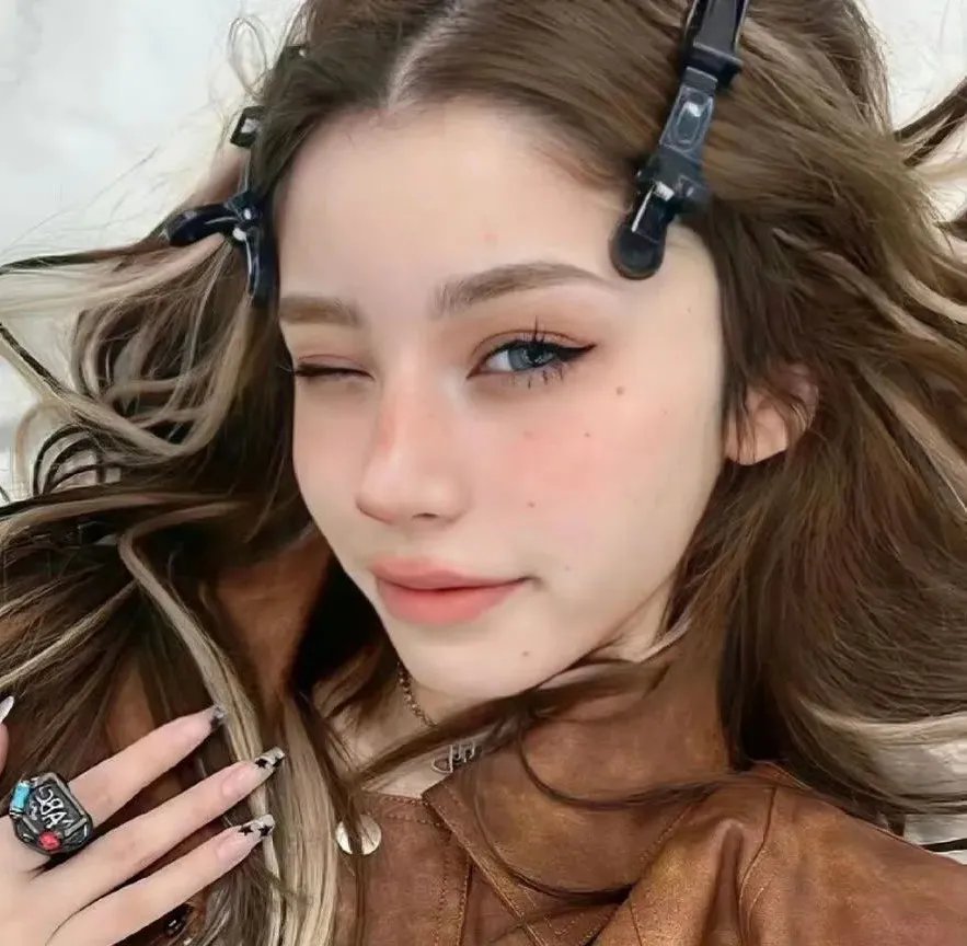 笼里的女人
